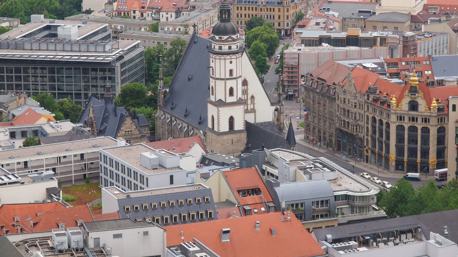 Facility Management Leipzig – NEUBO Niederlassung und Betreuungsgebiet Westsachsen Gewerblich genutzte Immobilie in Leipzig – ganzheitliche Gebäudebetreuung mit Reinigung und technischem Service durch NEUBO